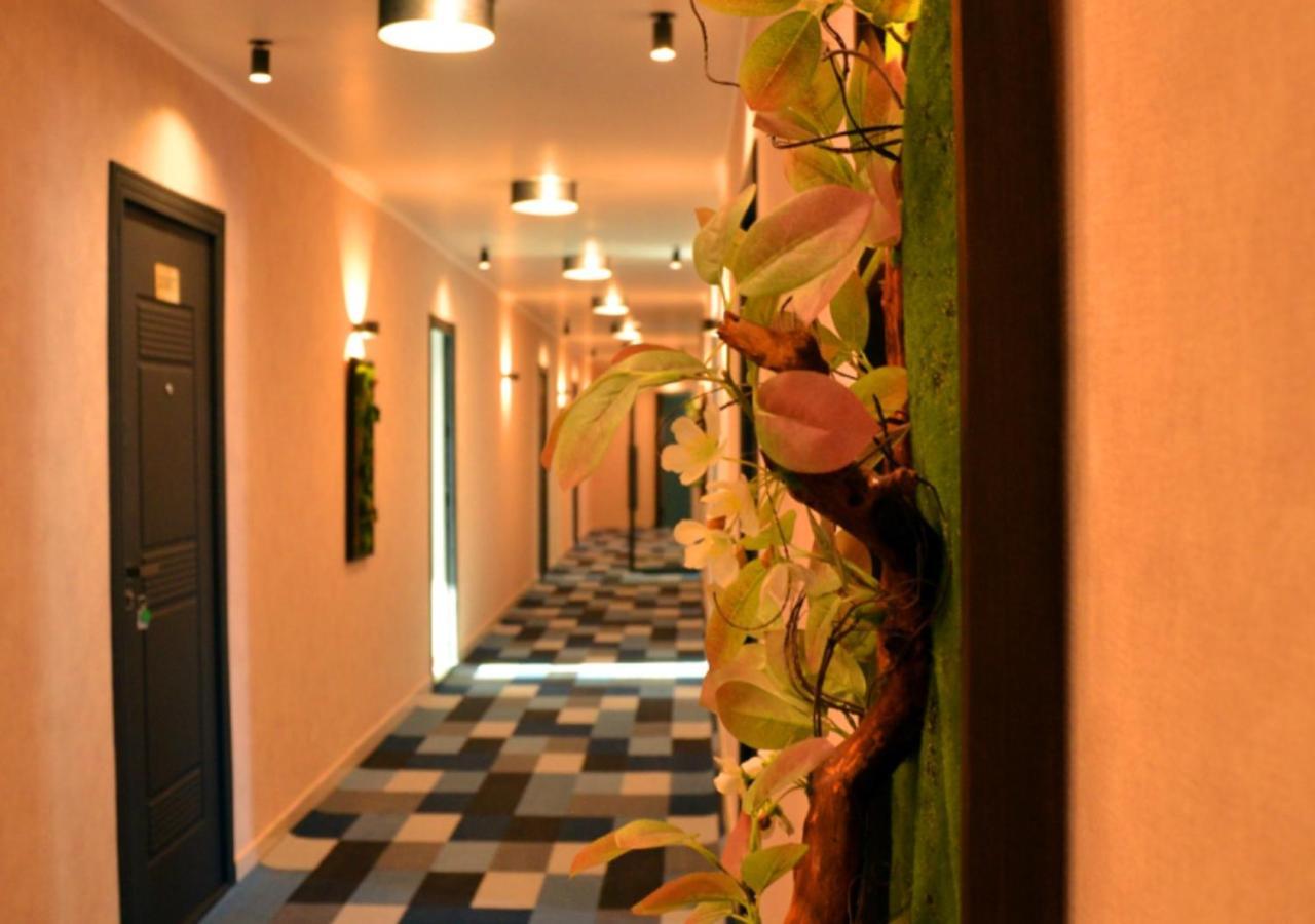 Season Suite Apart-Hotel Батуми Экстерьер фото