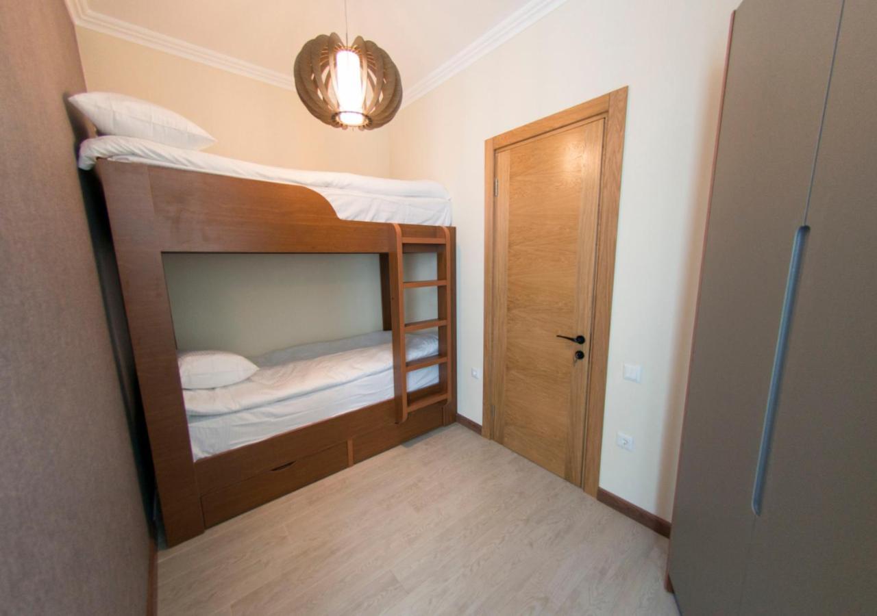 Season Suite Apart-Hotel Батуми Экстерьер фото
