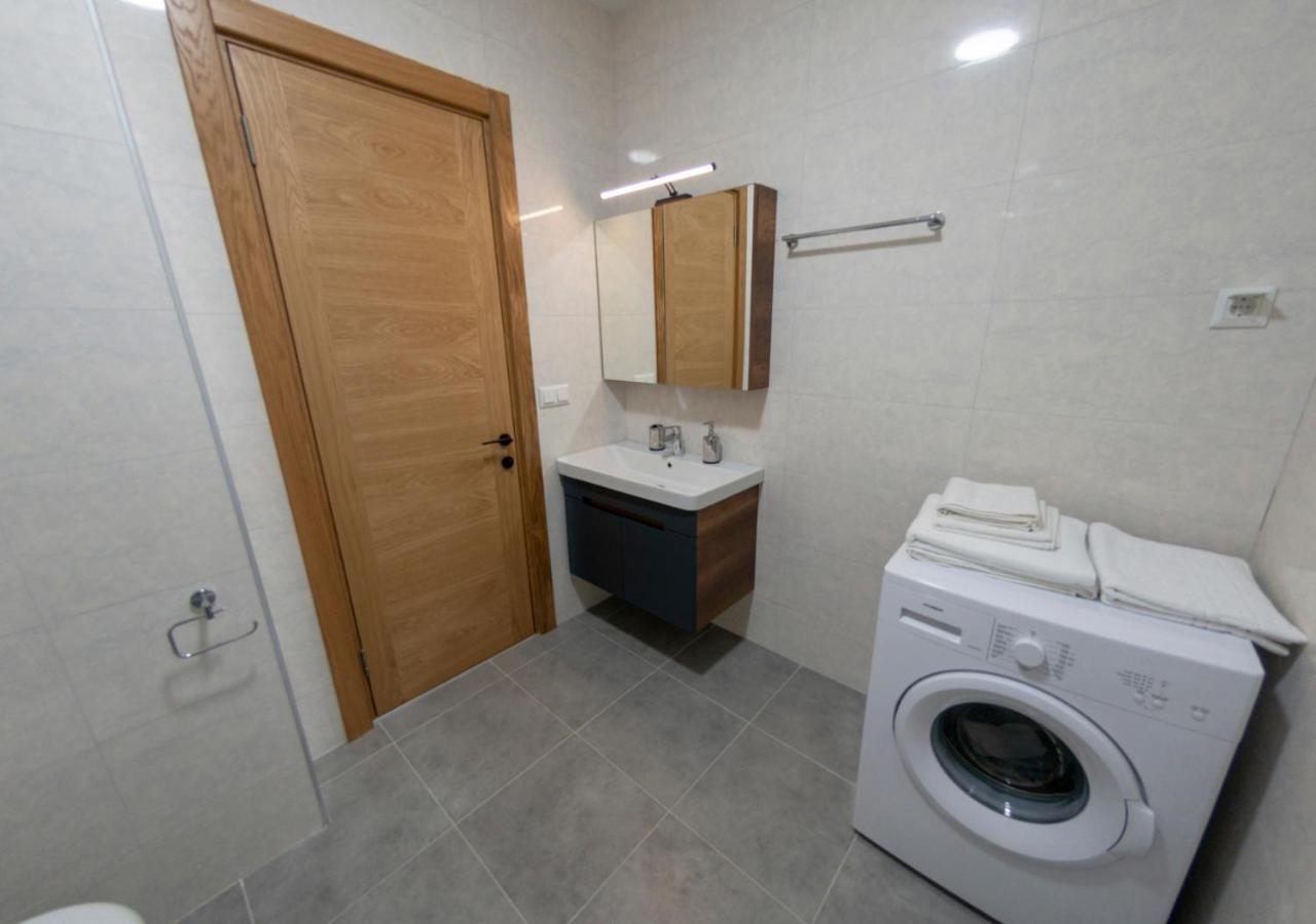 Season Suite Apart-Hotel Батуми Экстерьер фото