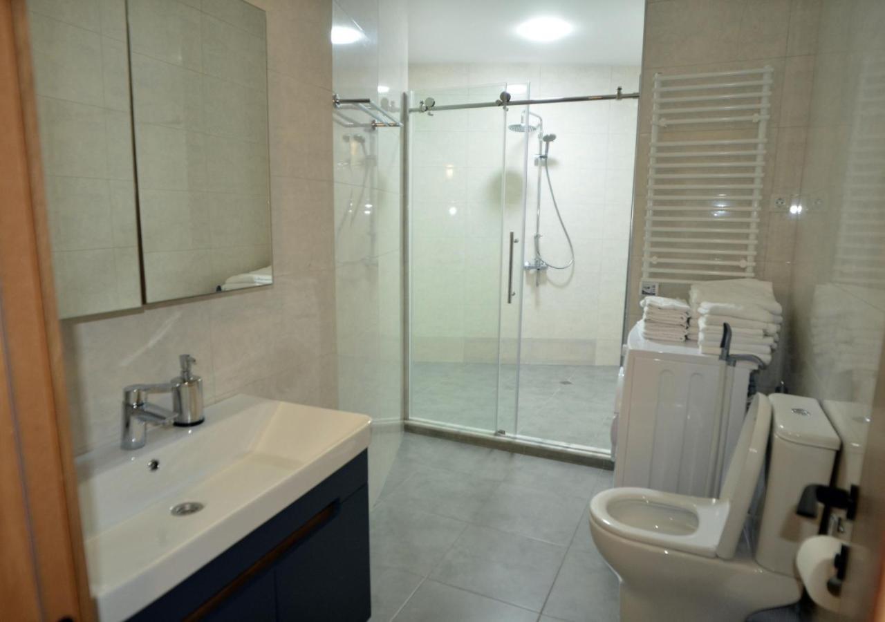 Season Suite Apart-Hotel Батуми Экстерьер фото