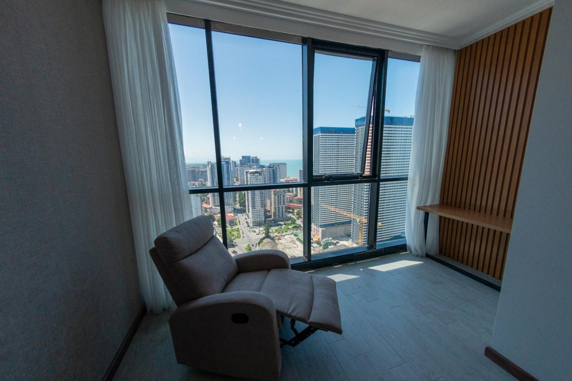 Season Suite Apart-Hotel Батуми Экстерьер фото