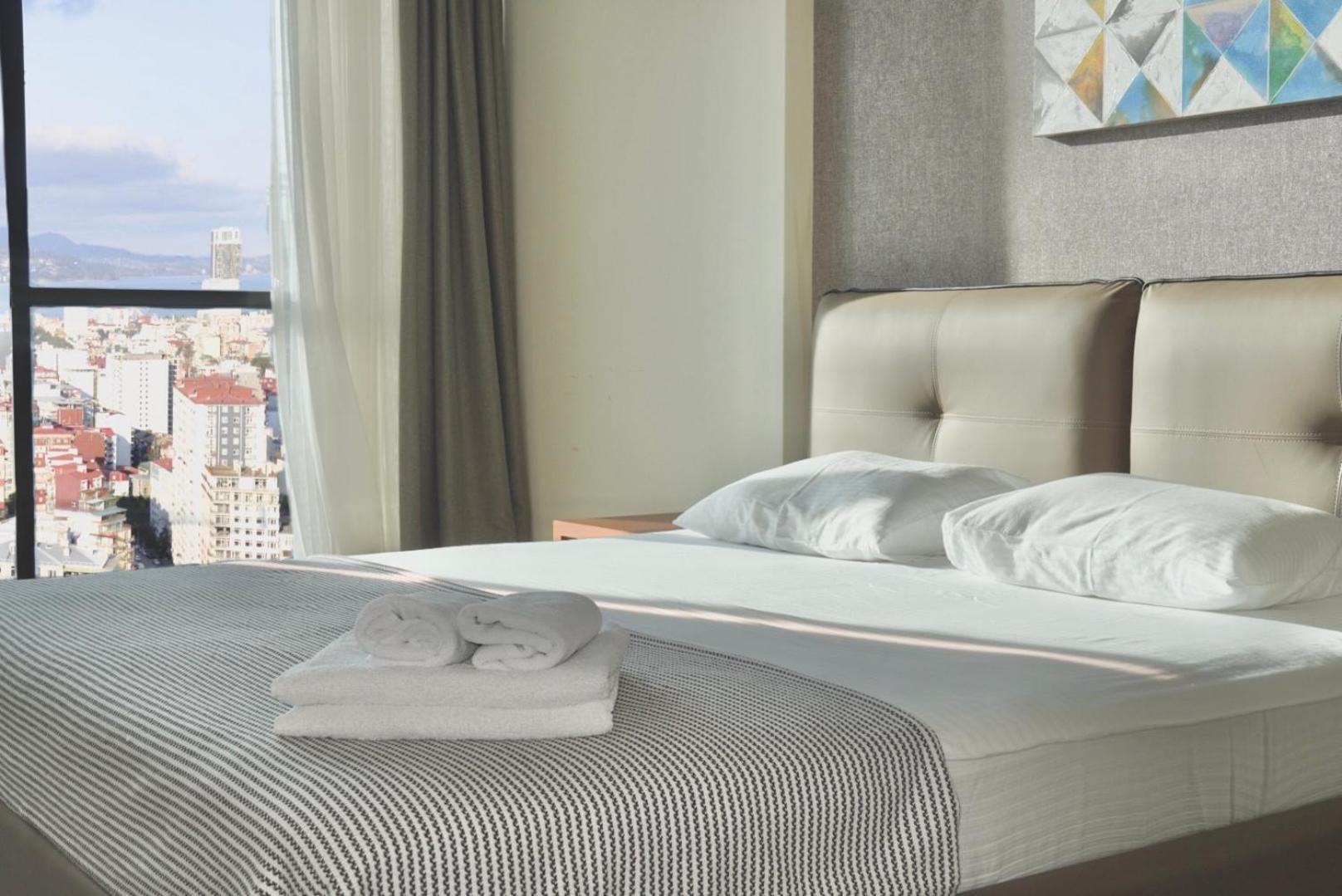 Season Suite Apart-Hotel Батуми Экстерьер фото