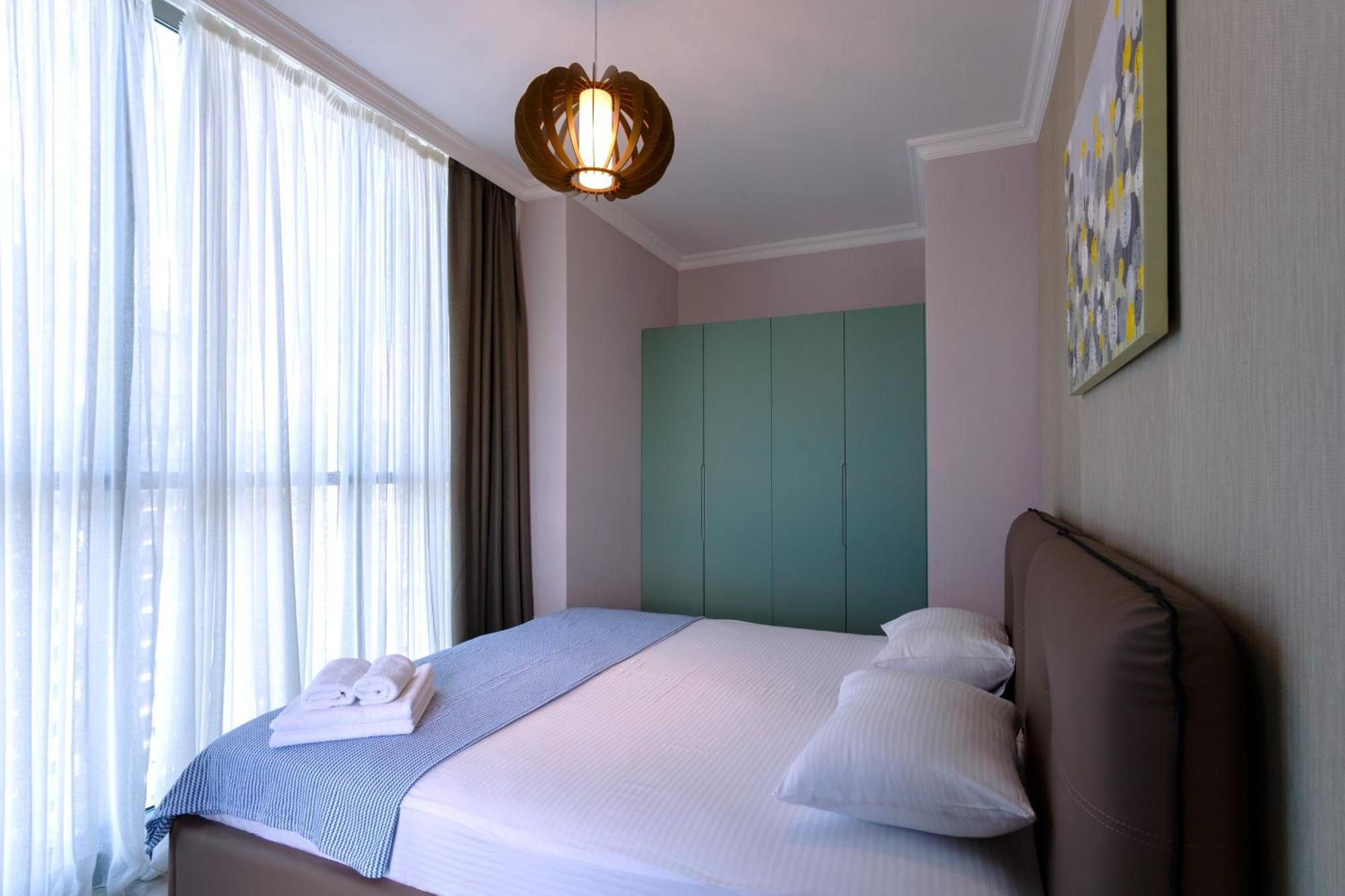 Season Suite Apart-Hotel Батуми Экстерьер фото