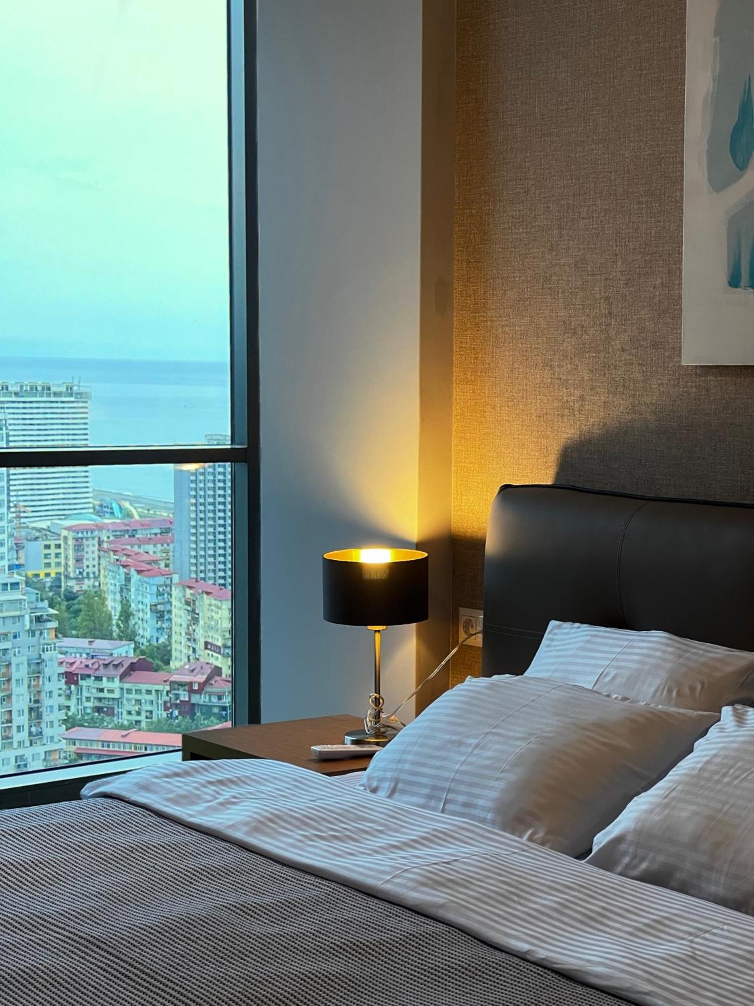 Season Suite Apart-Hotel Батуми Экстерьер фото