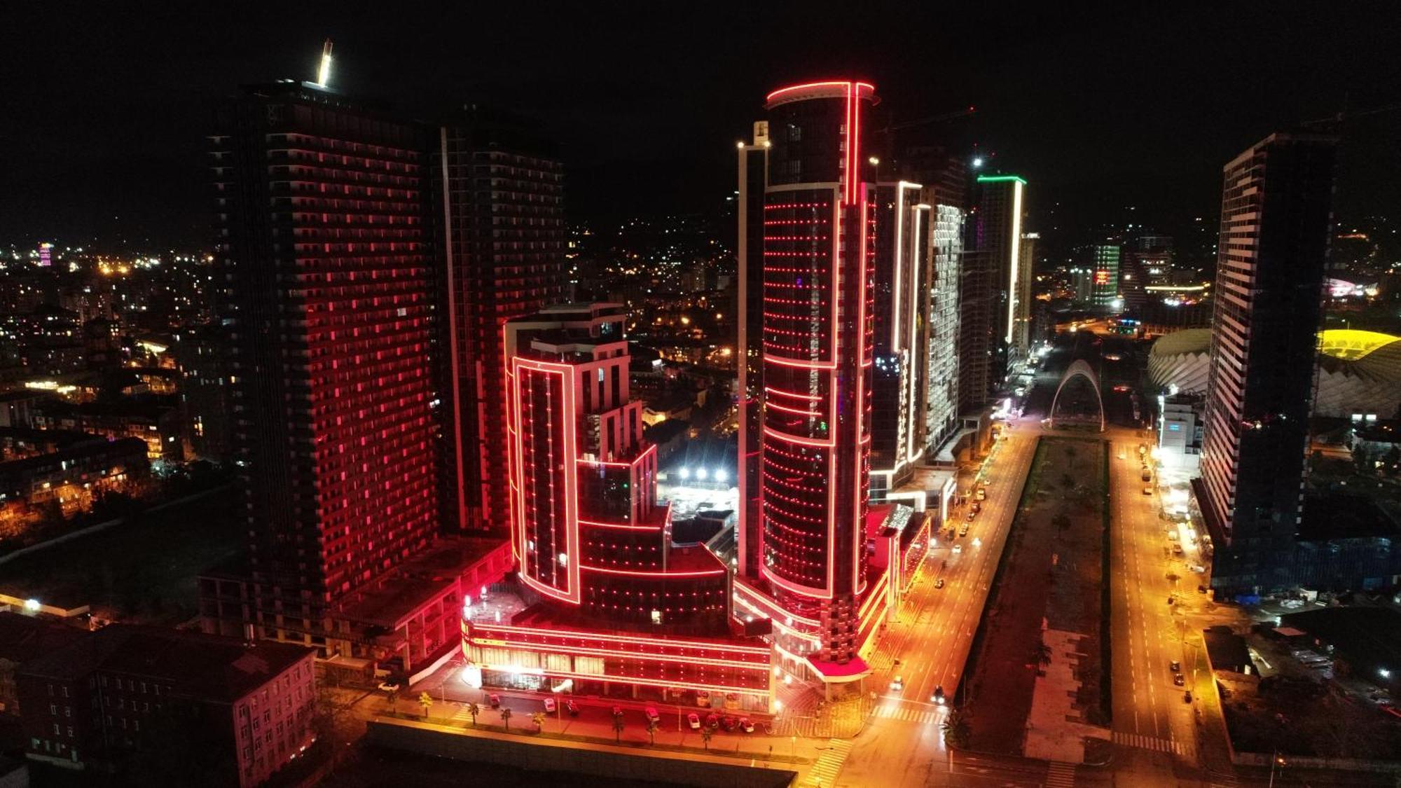 Season Suite Apart-Hotel Батуми Экстерьер фото